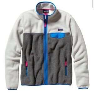 Patagonia full zip up fleece with pockets